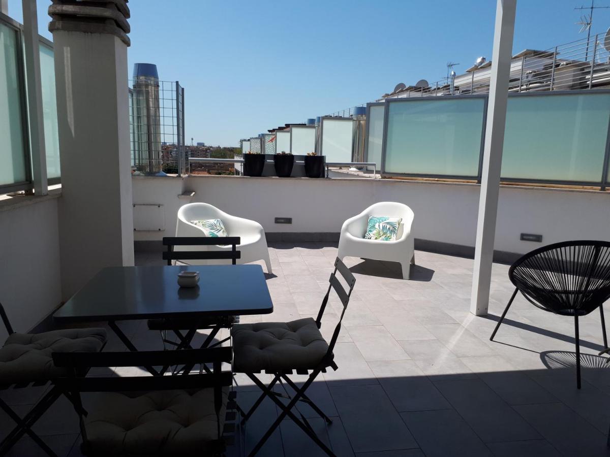 Penthouse 40 In Trastevere With Seasonally Jacuzzi Rome Exterior photo