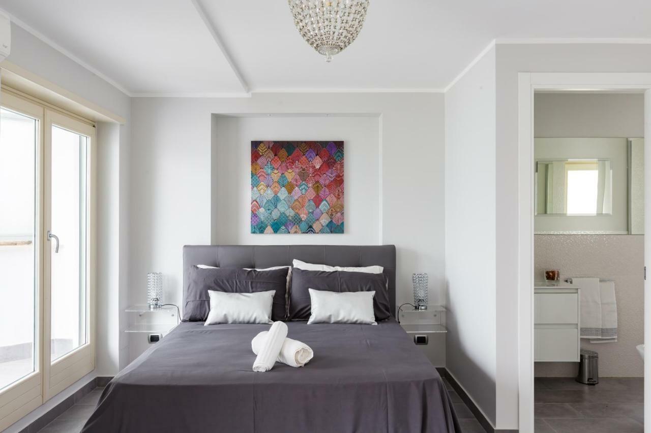 Penthouse 40 In Trastevere With Seasonally Jacuzzi Rome Exterior photo